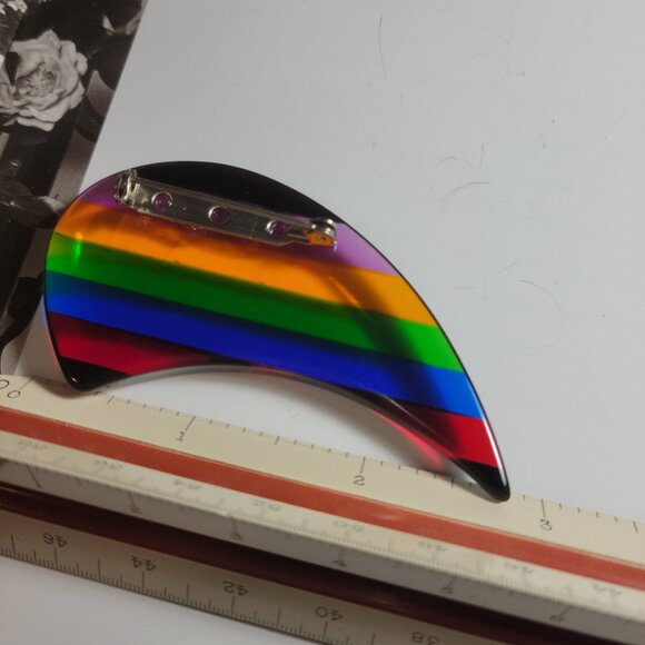Lucite Sandwich Modernistic Brooch Arco Iris Design Amazing Craftsmanship - Picture 5 of 5